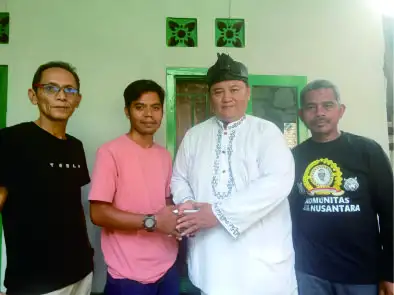 Komunitas KDM Nusantara Memberikan Bantuan Sosial Kepada Seorang Warga Desa Rajamandala Kulon Bandung Barat